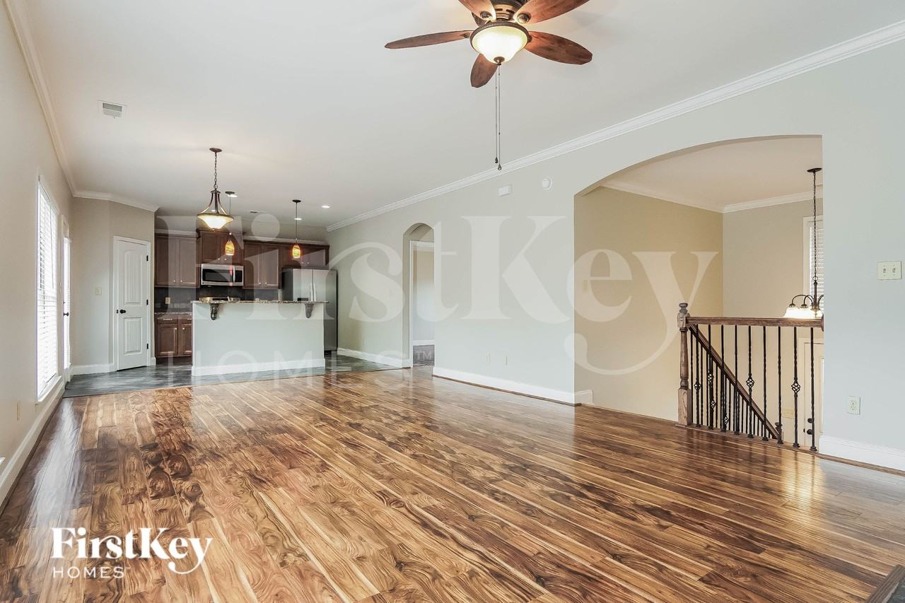 5179 Meadow Lake Trl - Photo 3 of 15