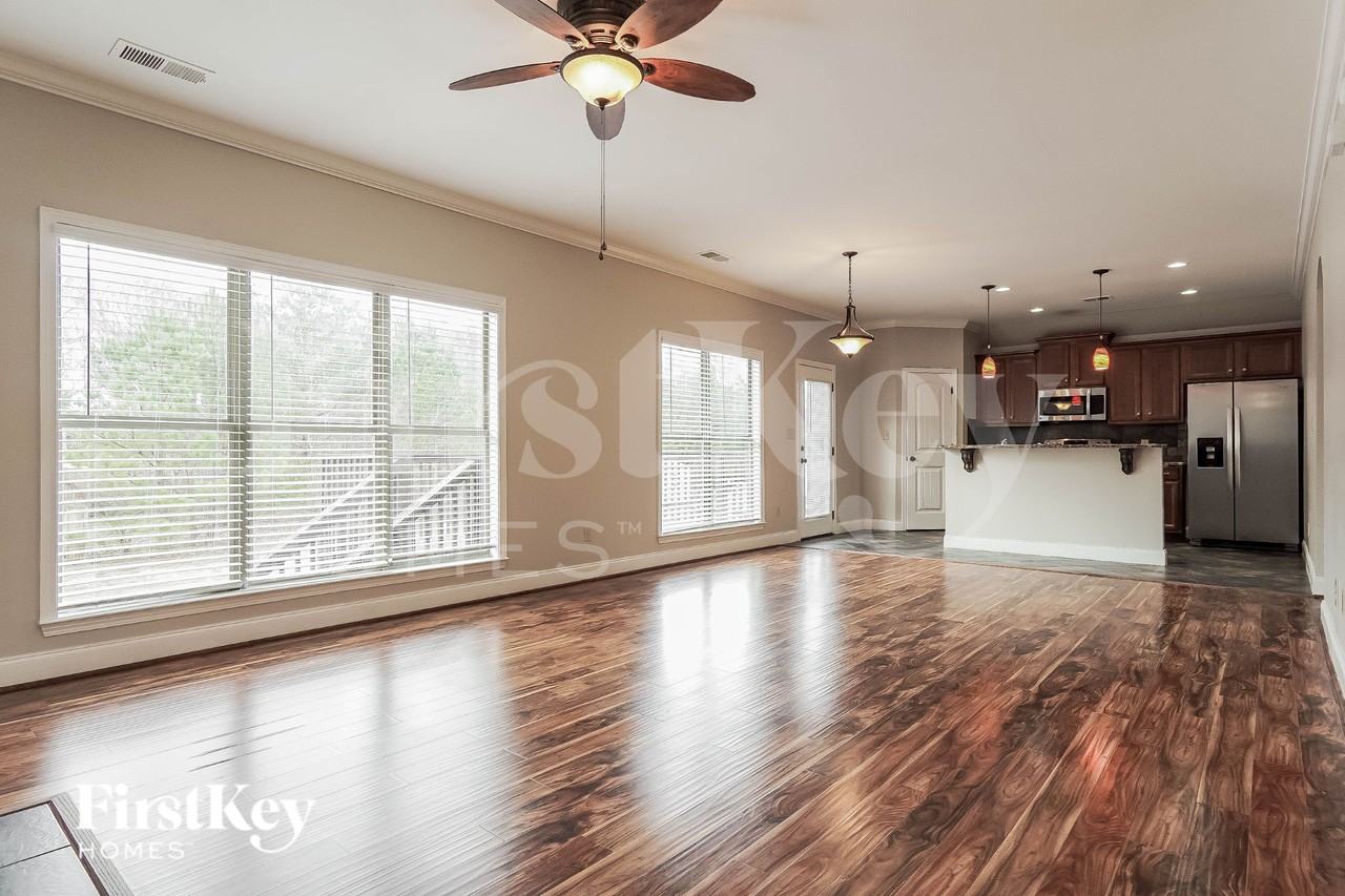 5179 Meadow Lake Trl - Photo 4 of 15