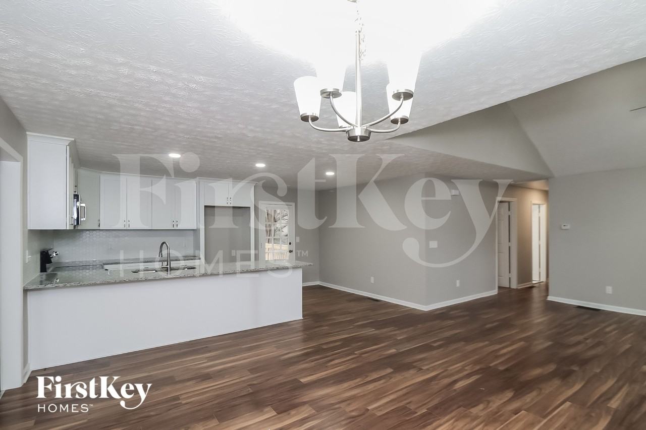 3152 Hamilton Rd - Photo 5 of 15