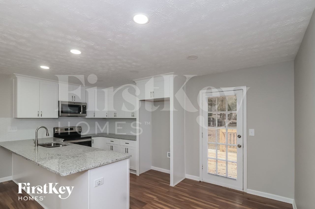 3152 Hamilton Rd - Photo 6 of 15