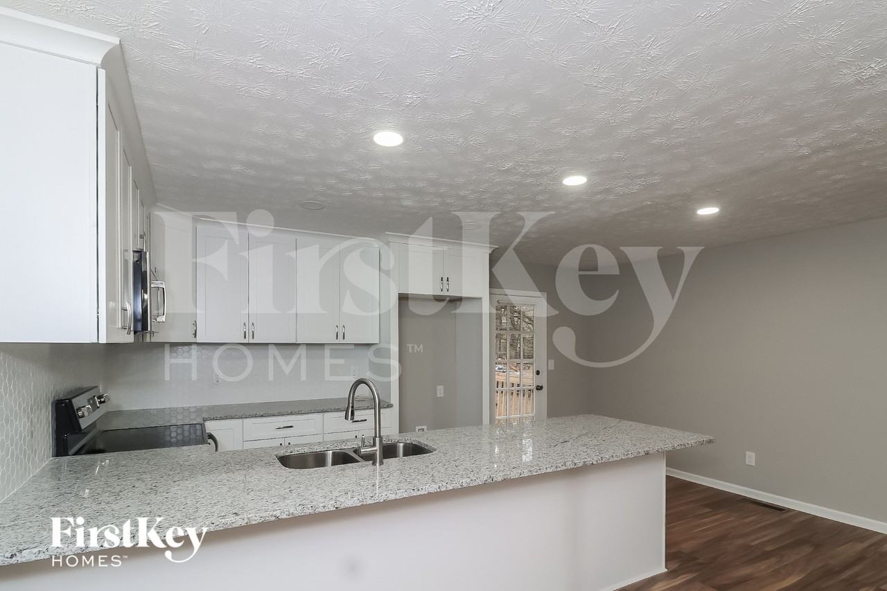 3152 Hamilton Rd - Photo 7 of 15