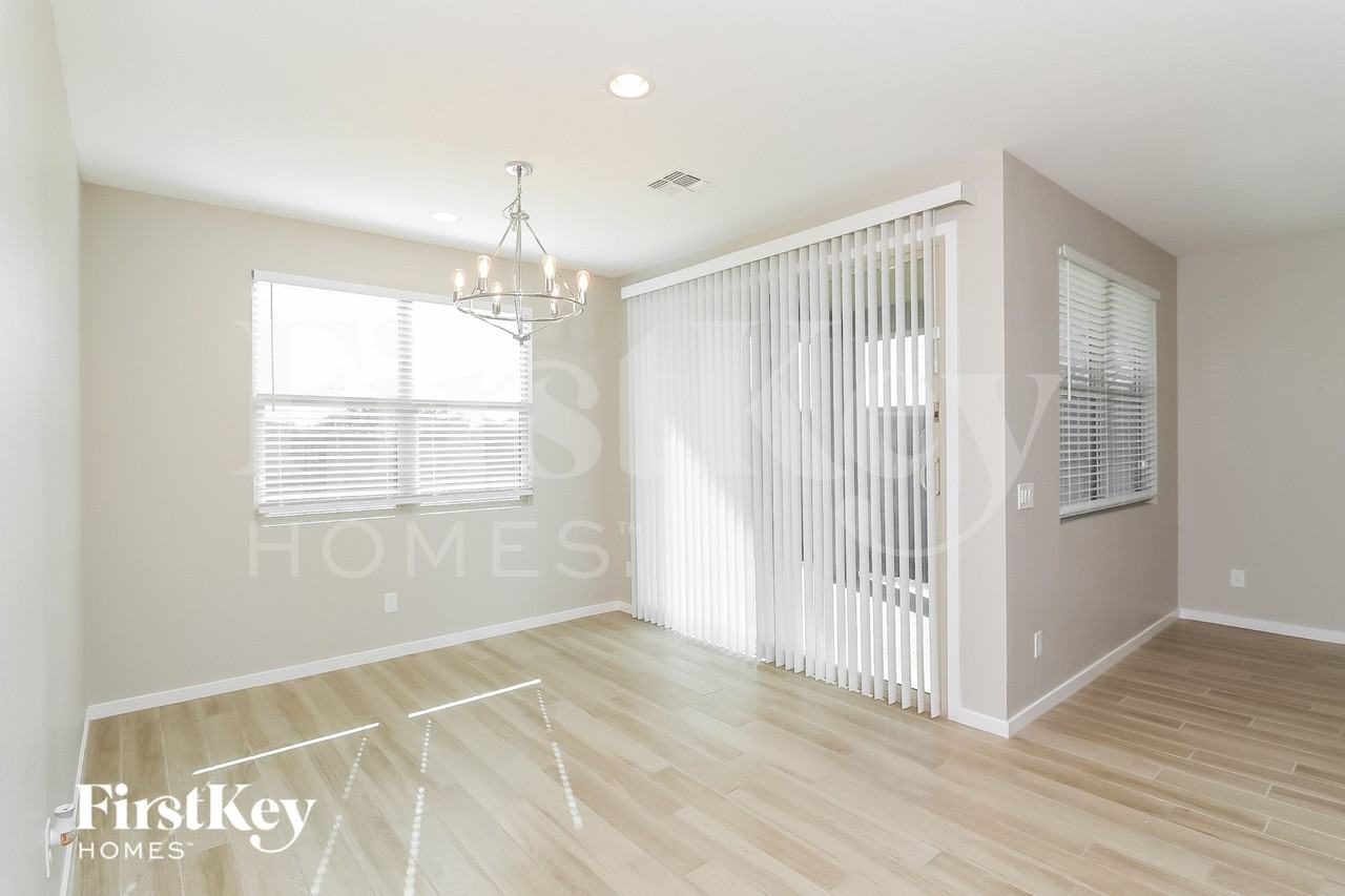 10245 W Wood St - Photo 6 of 15