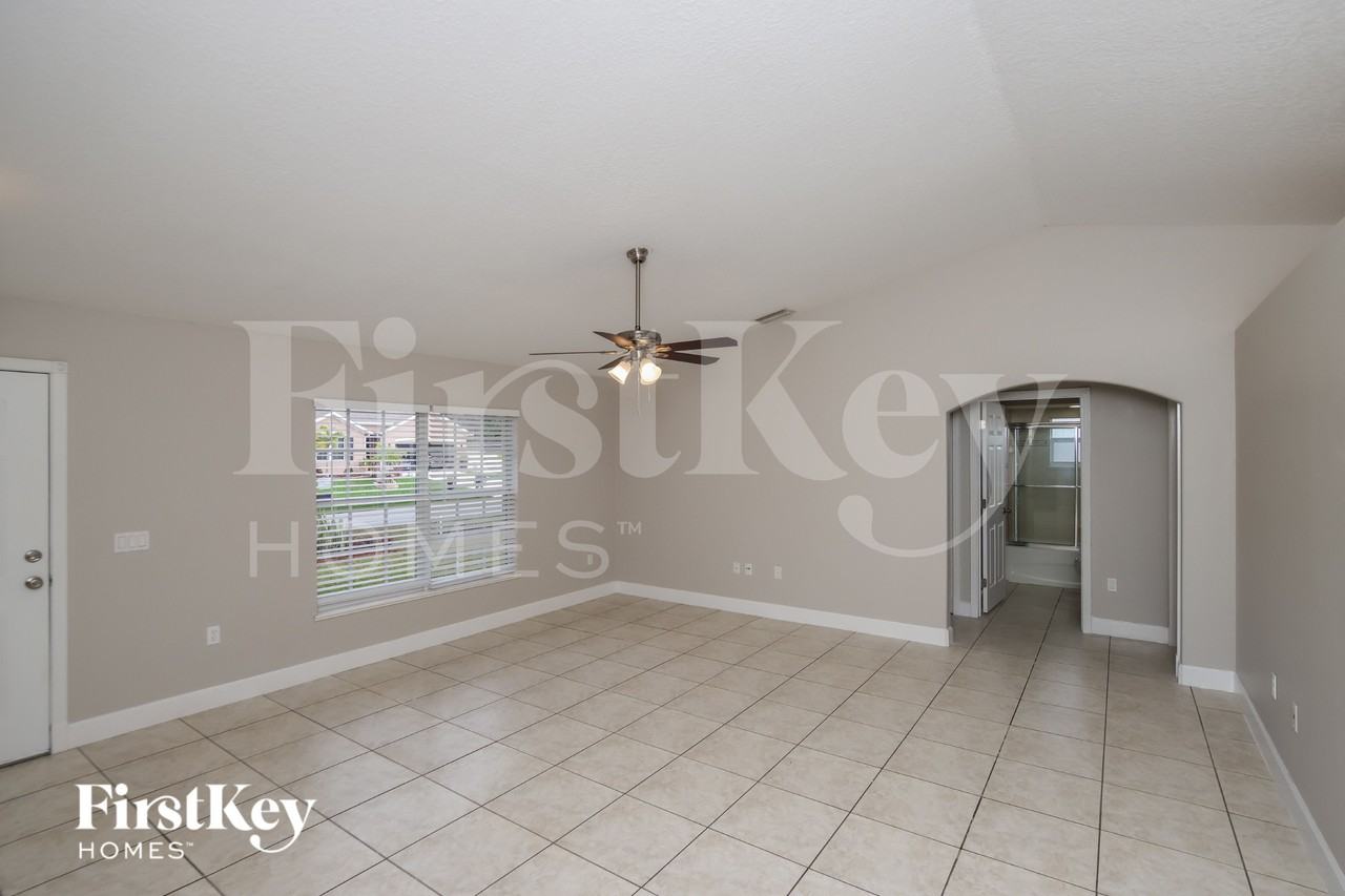 914 Caligula Ave Se - Photo 3 of 16
