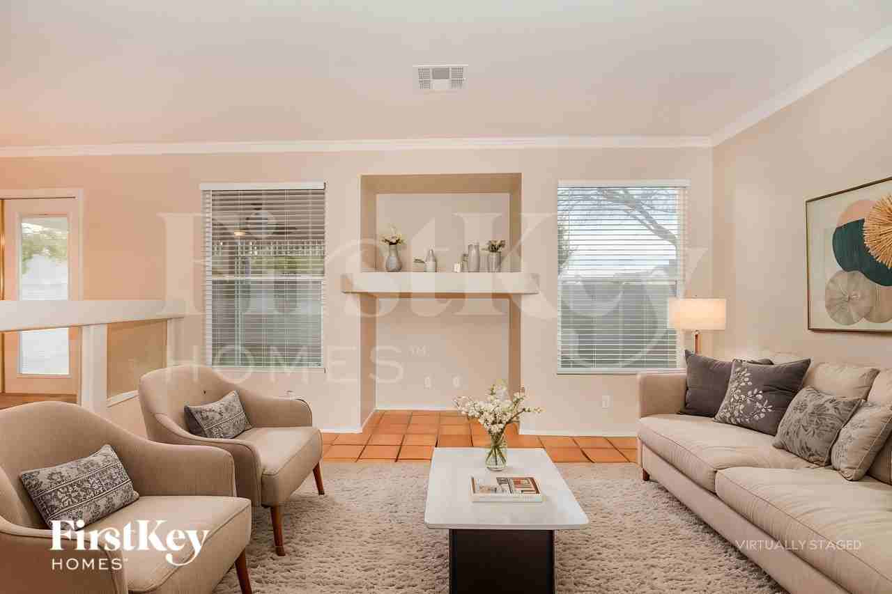 10211 Eden Falls Ln - Photo 4 of 18