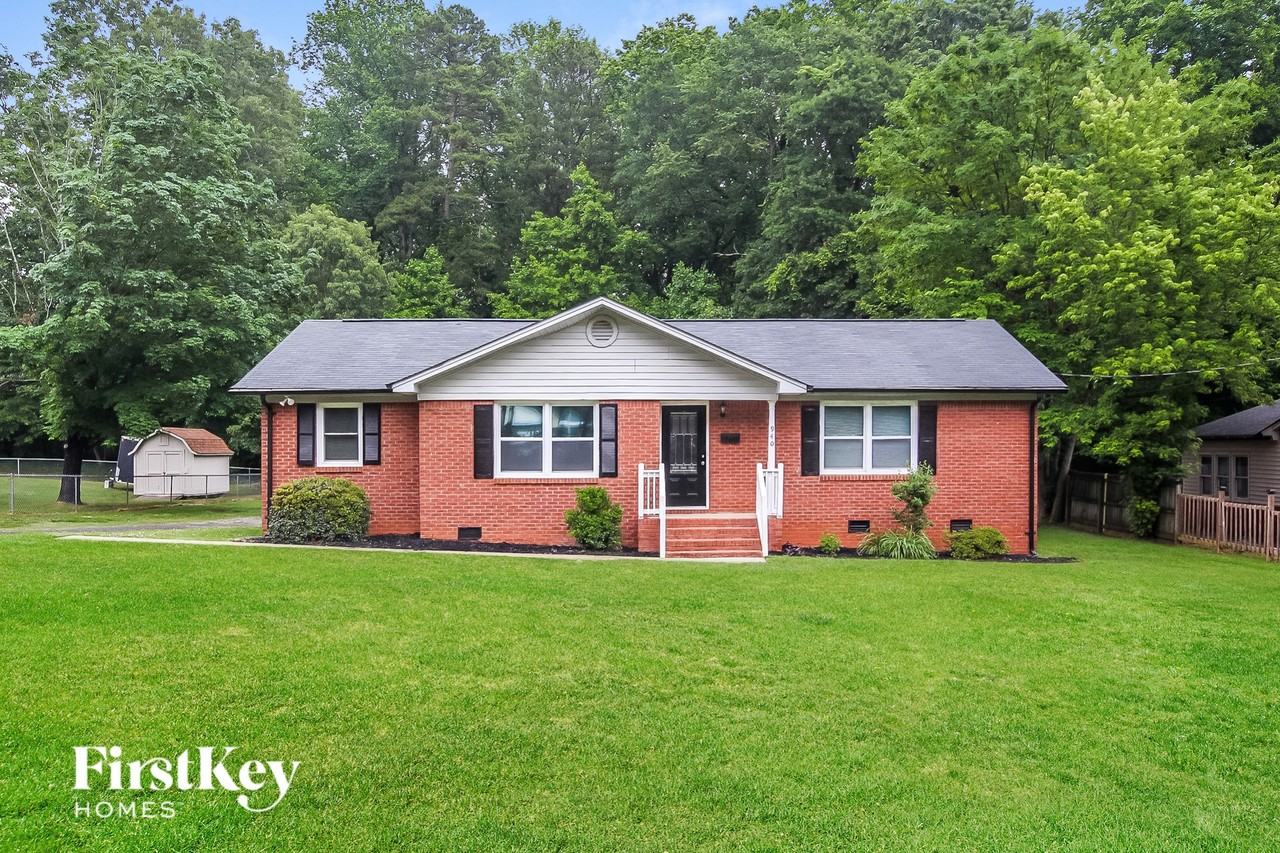 940 Ridgeway Dr
