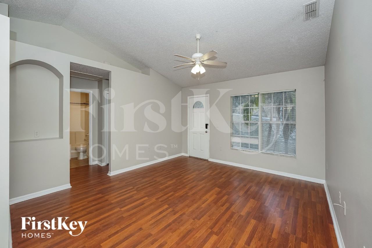 797 Chestnut Ave - Photo 3 of 20