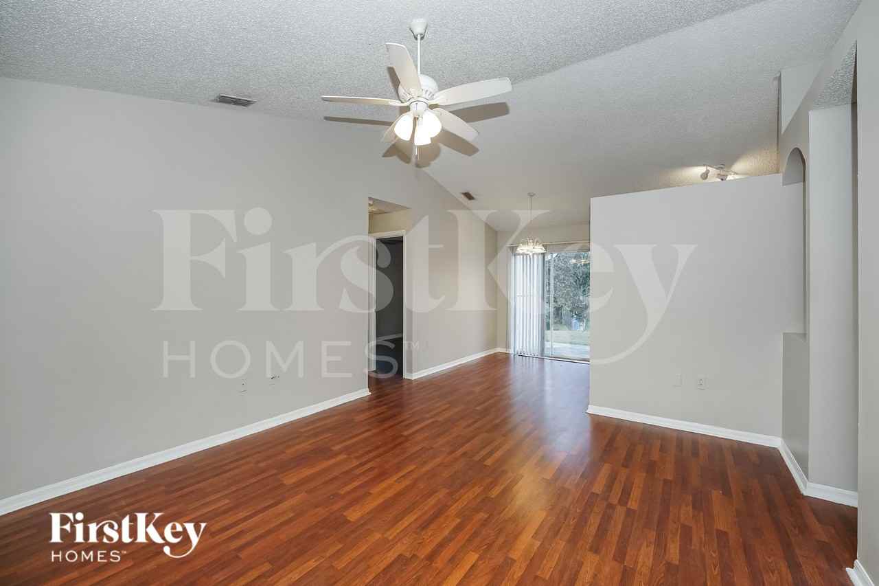 797 Chestnut Ave - Photo 5 of 20