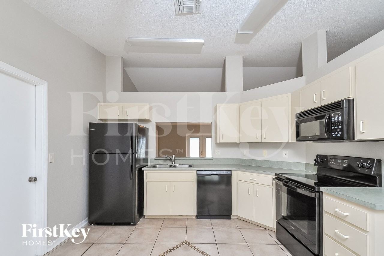 6593 Shepherd Oaks Pass - Photo 5 of 15