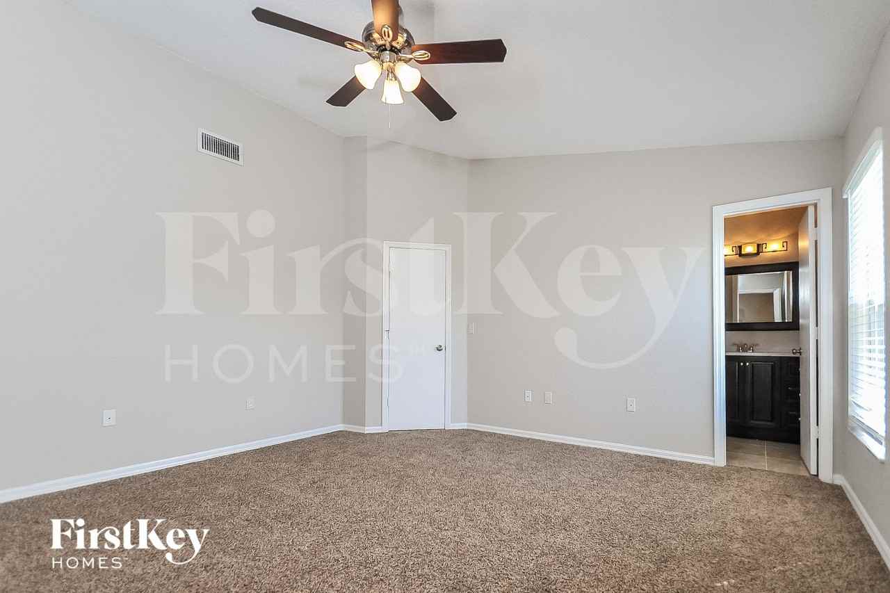 6593 Shepherd Oaks Pass - Photo 7 of 15