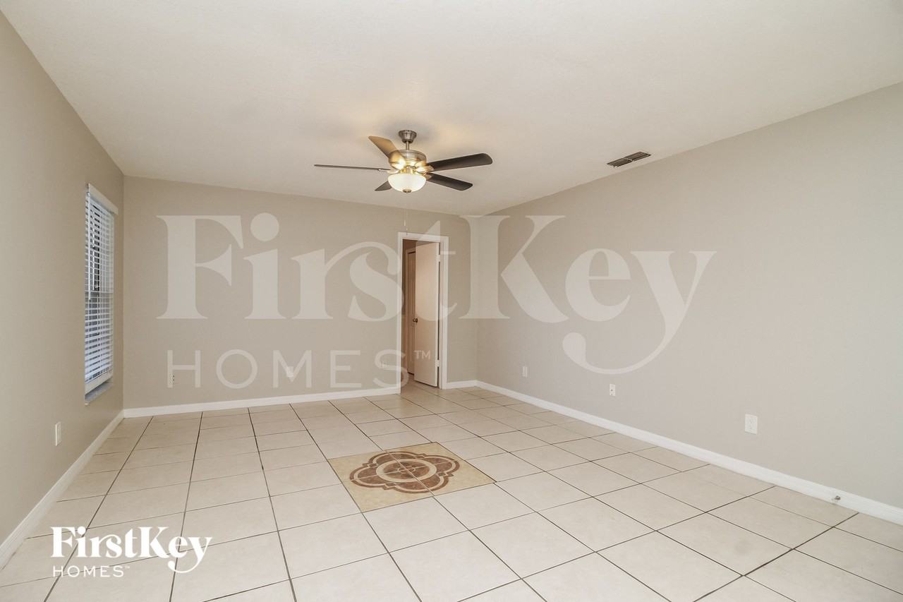 372 Fairgreen Pl - Photo 7 of 15