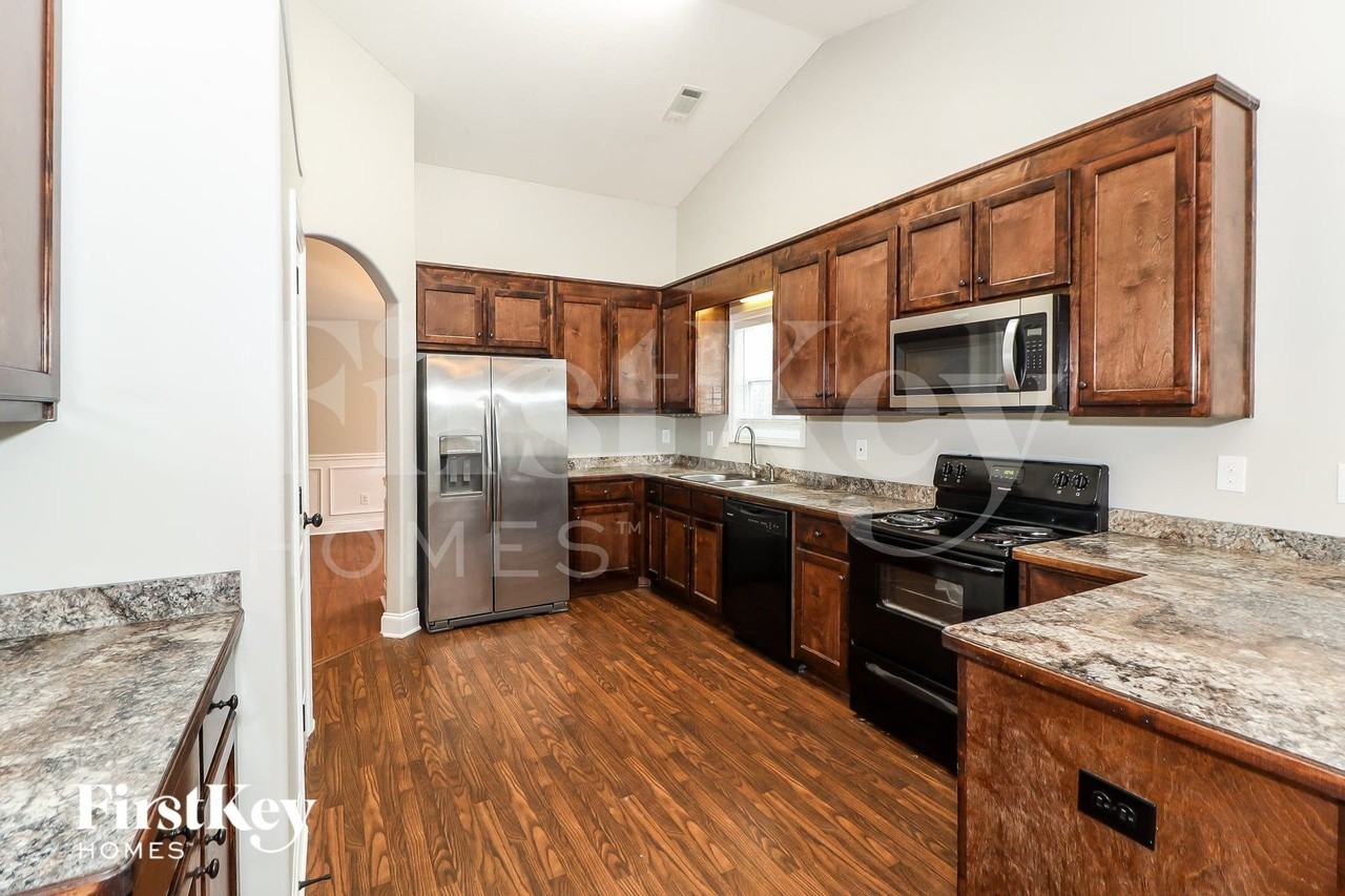 214 Falling Leaf Ln - Photo 7 of 15