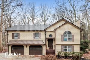 featured image of 2570 Paul Thomas Dr
