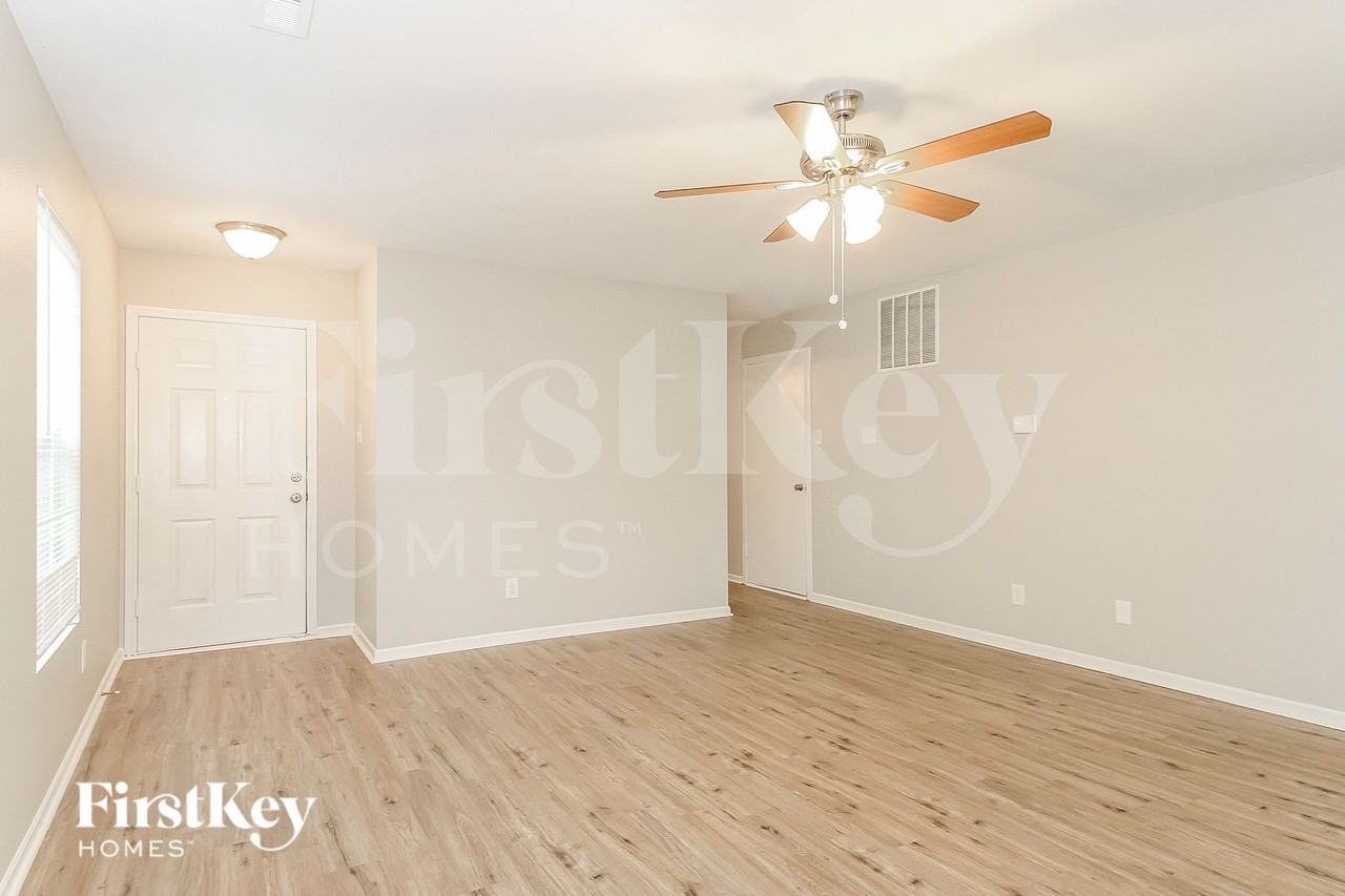 4117 Salem Springs Ct - Photo 4 of 15