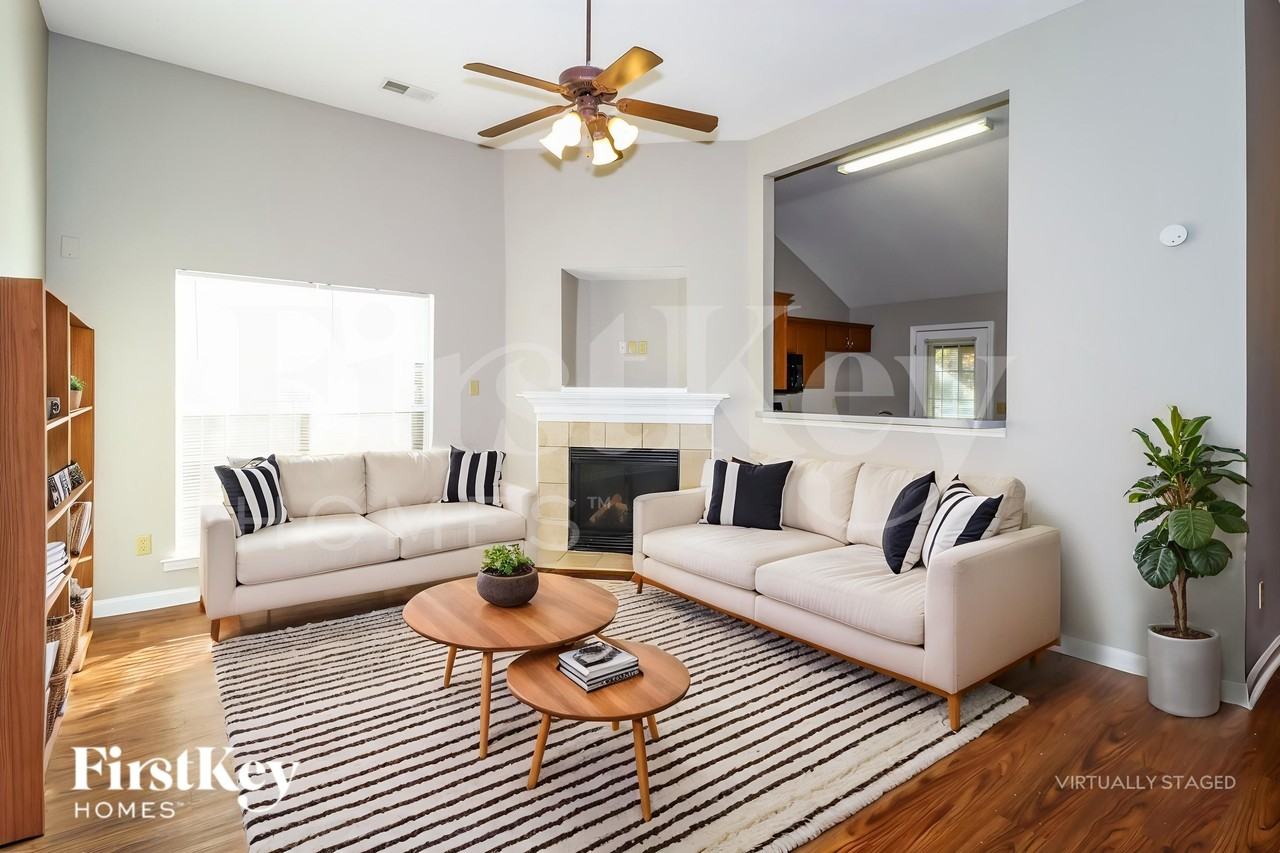 1411 Carlton Ridge Dr - Photo 5 of 19