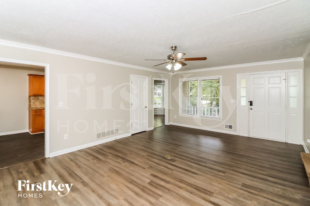 1948 Winding Creek Ln Sw - Photo 5 of 16