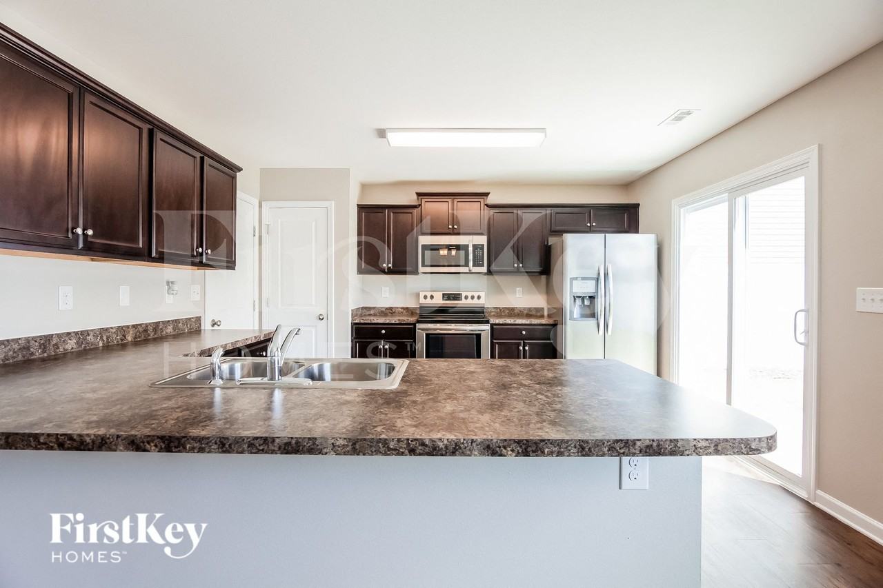 3004 Apple Orchard Pl - Photo 5 of 15