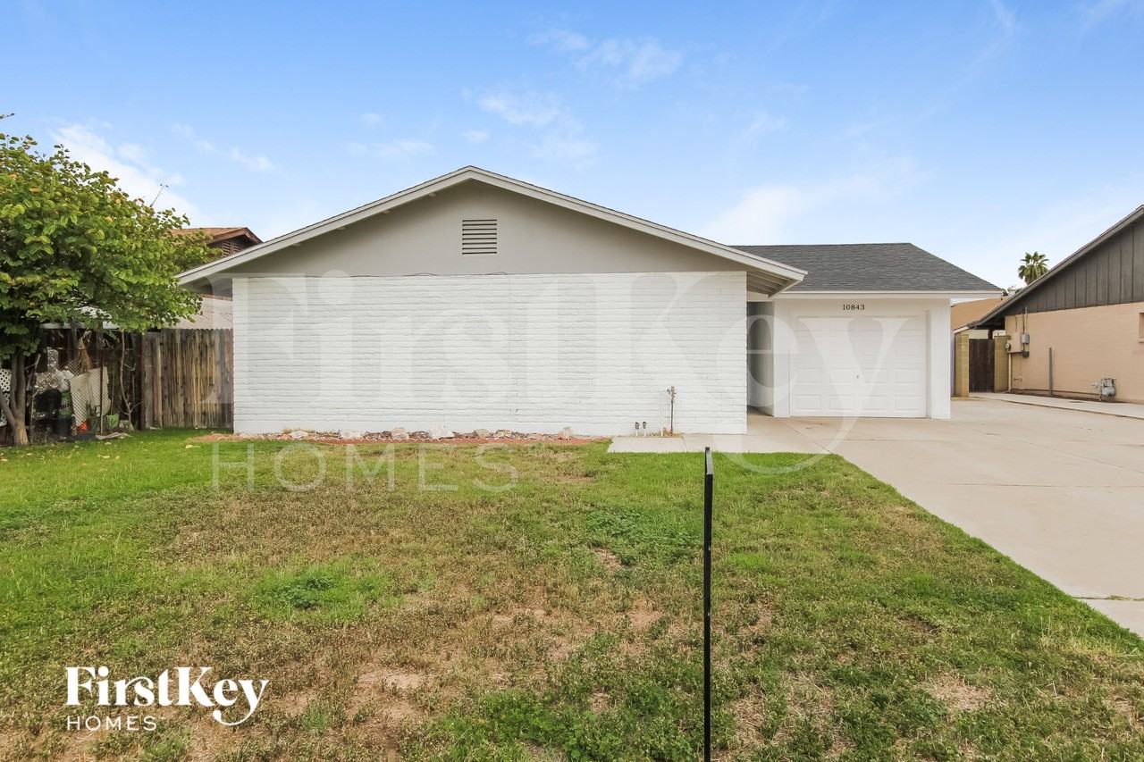 10843 N 45th Ave - Photo 2 of 18