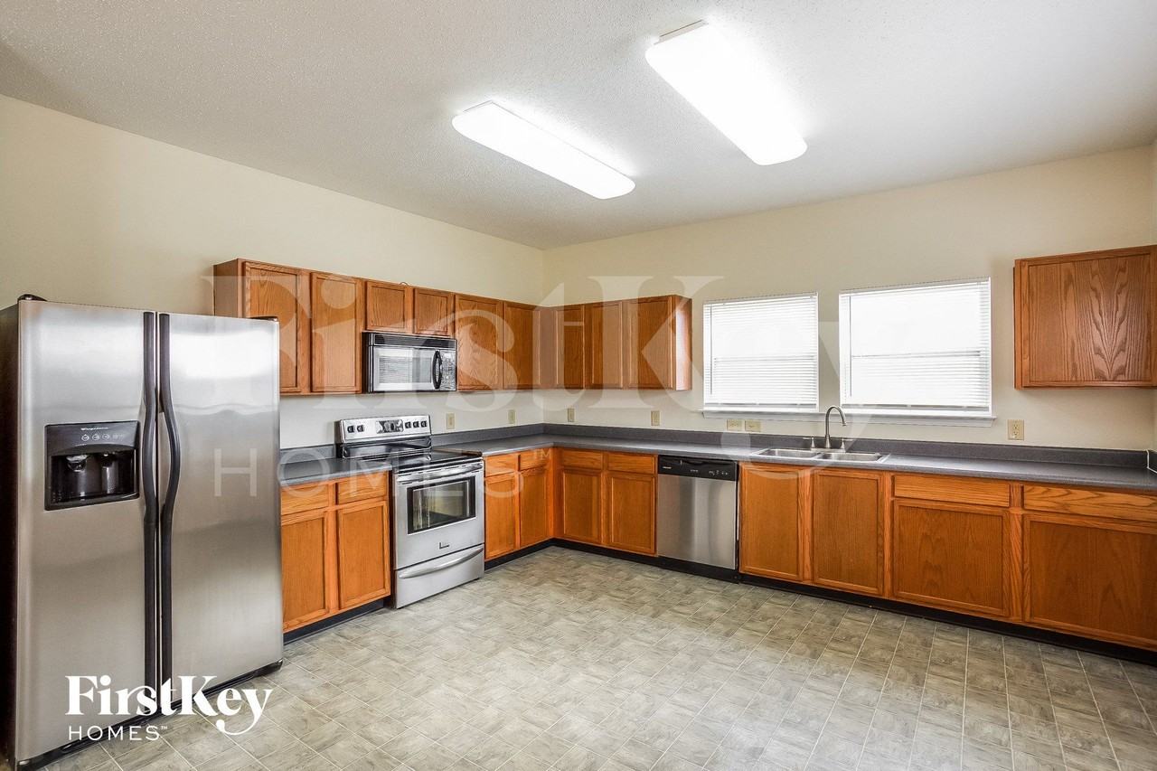 1079 King Maple Dr - Photo 6 of 15