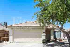 featured image of 930 E Nardini St