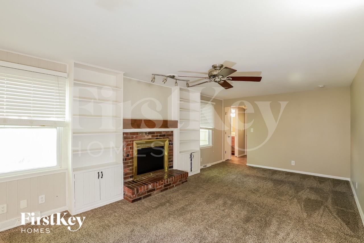8408 W 89th St - Photo 2 of 16