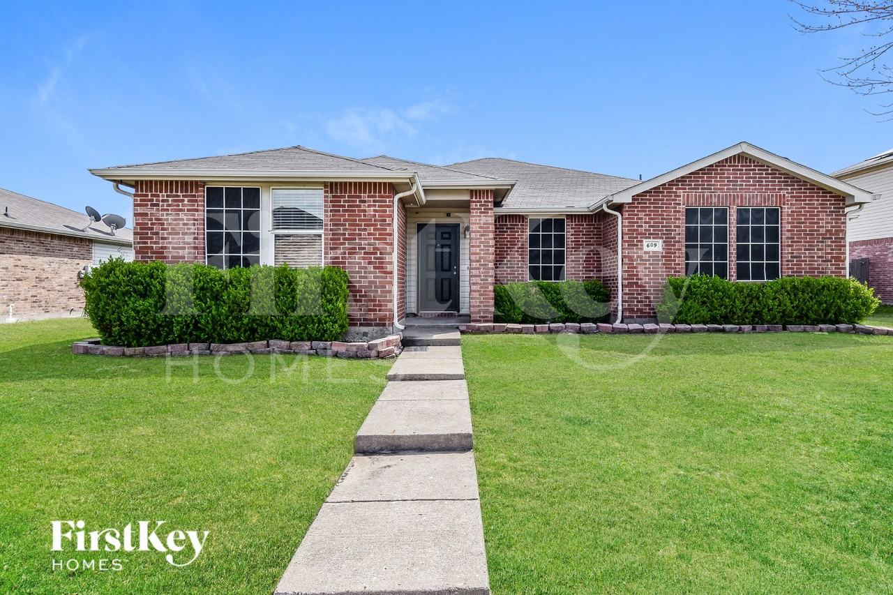 609 Rosemary Dr