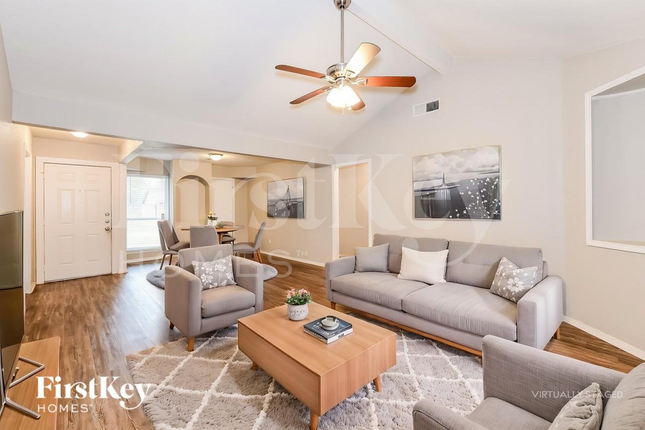 5721 Melanite Ave - Photo 4 of 19