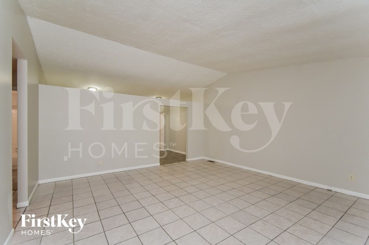 5707 Windward Way - Photo 2 of 15