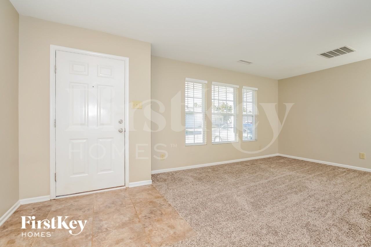 5418 Fairway Forest Dr - Photo 4 of 15