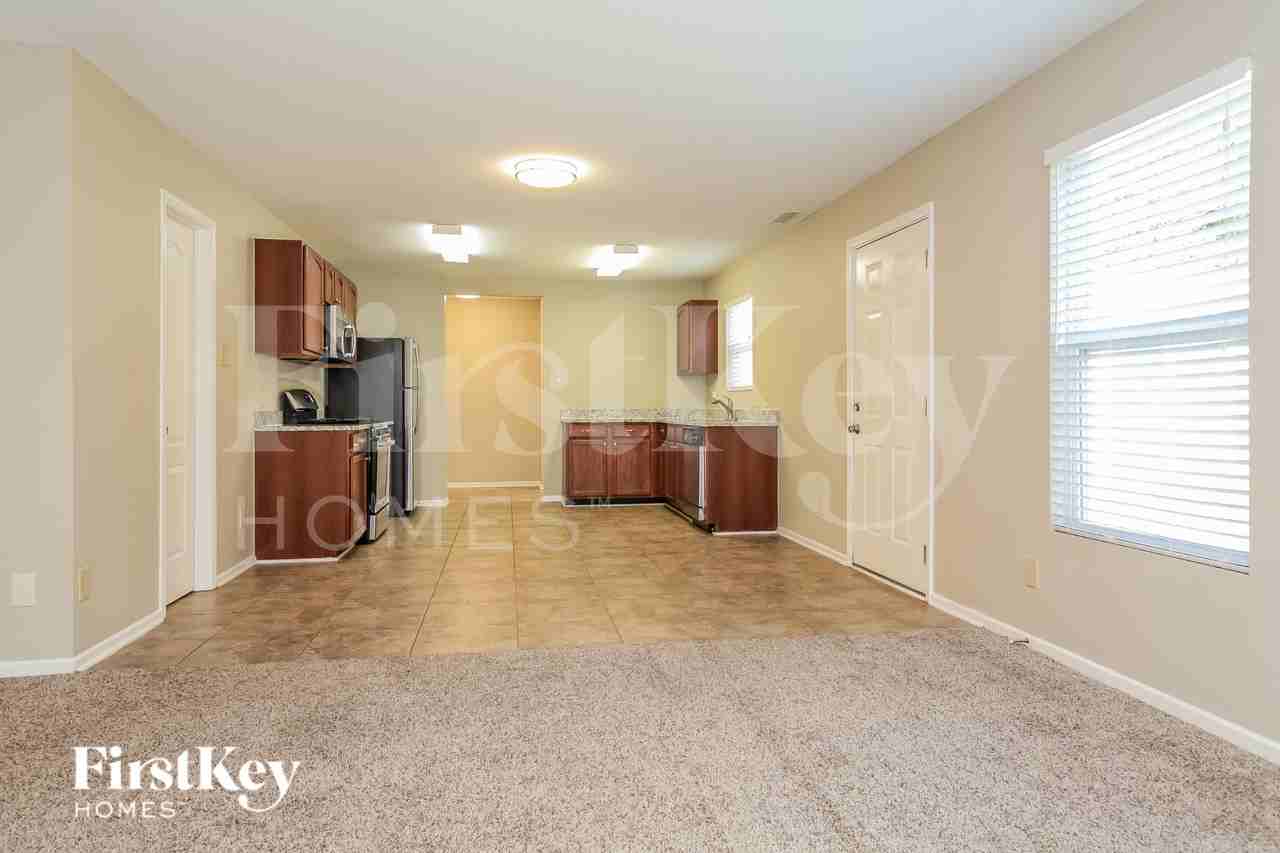 5418 Fairway Forest Dr - Photo 5 of 15
