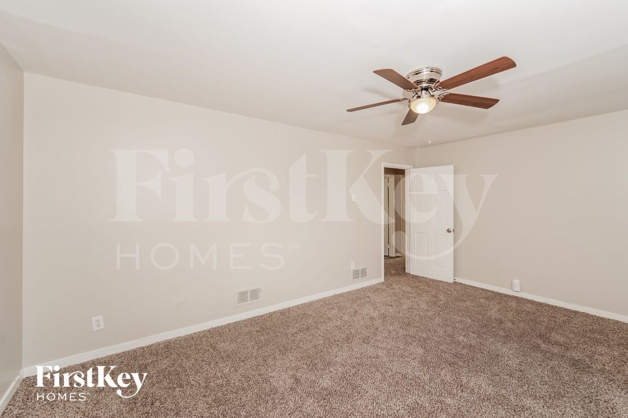 508 26th Ave Ne - Photo 3 of 15