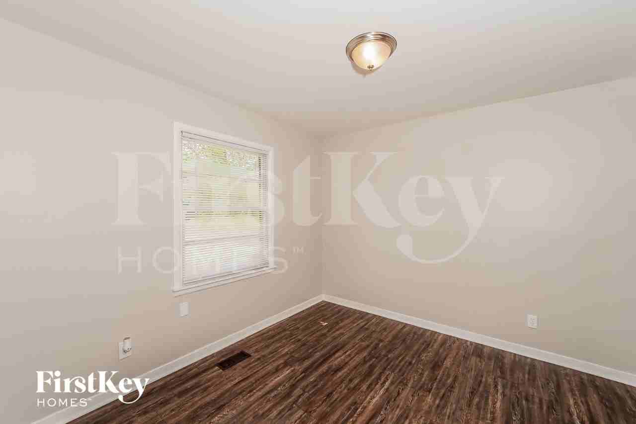 508 26th Ave Ne - Photo 4 of 15