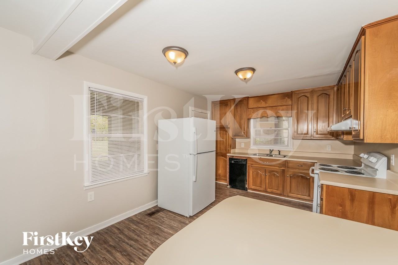 508 26th Ave Ne - Photo 5 of 15