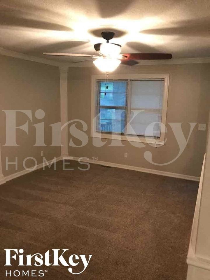 4800 N Wallace Ave - Photo 2 of 11