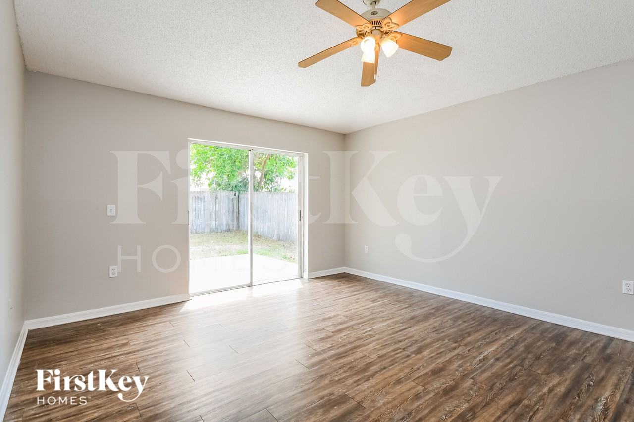 4434 Stonemeadow Dr - Photo 3 of 16