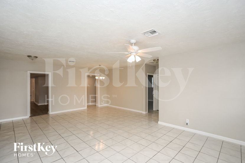 3751 Nwstreet - Photo 2 of 15