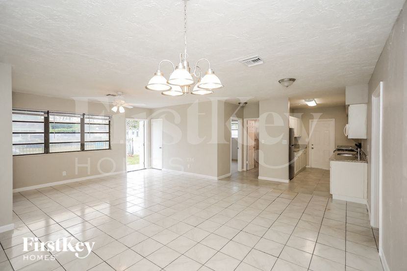 3751 Nwstreet - Photo 4 of 15