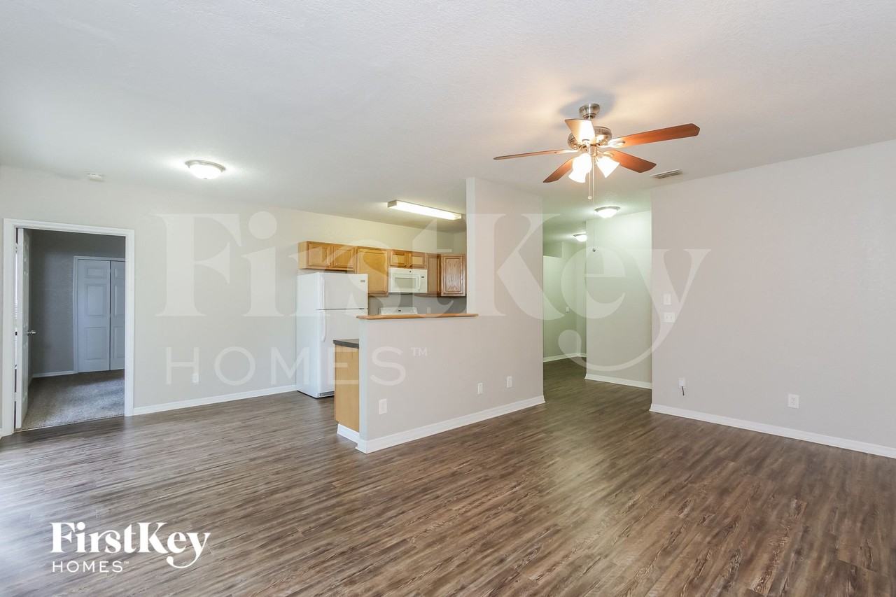 3422 Renault Cir - Photo 3 of 15
