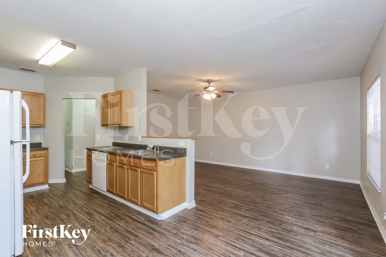 3422 Renault Cir - Photo 5 of 15