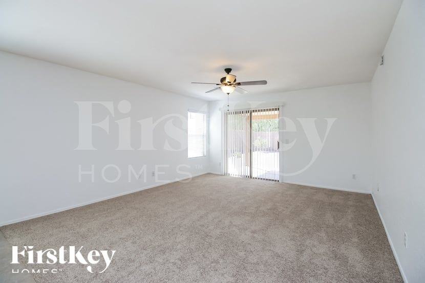 33140 N Cat Hills Ave - Photo 2 of 15