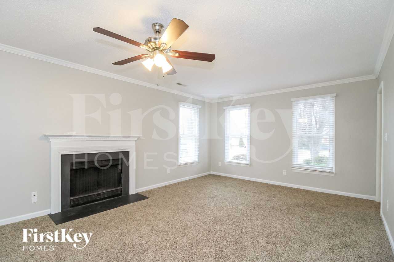 3302 Sparrowhawk Dr - Photo 3 of 18