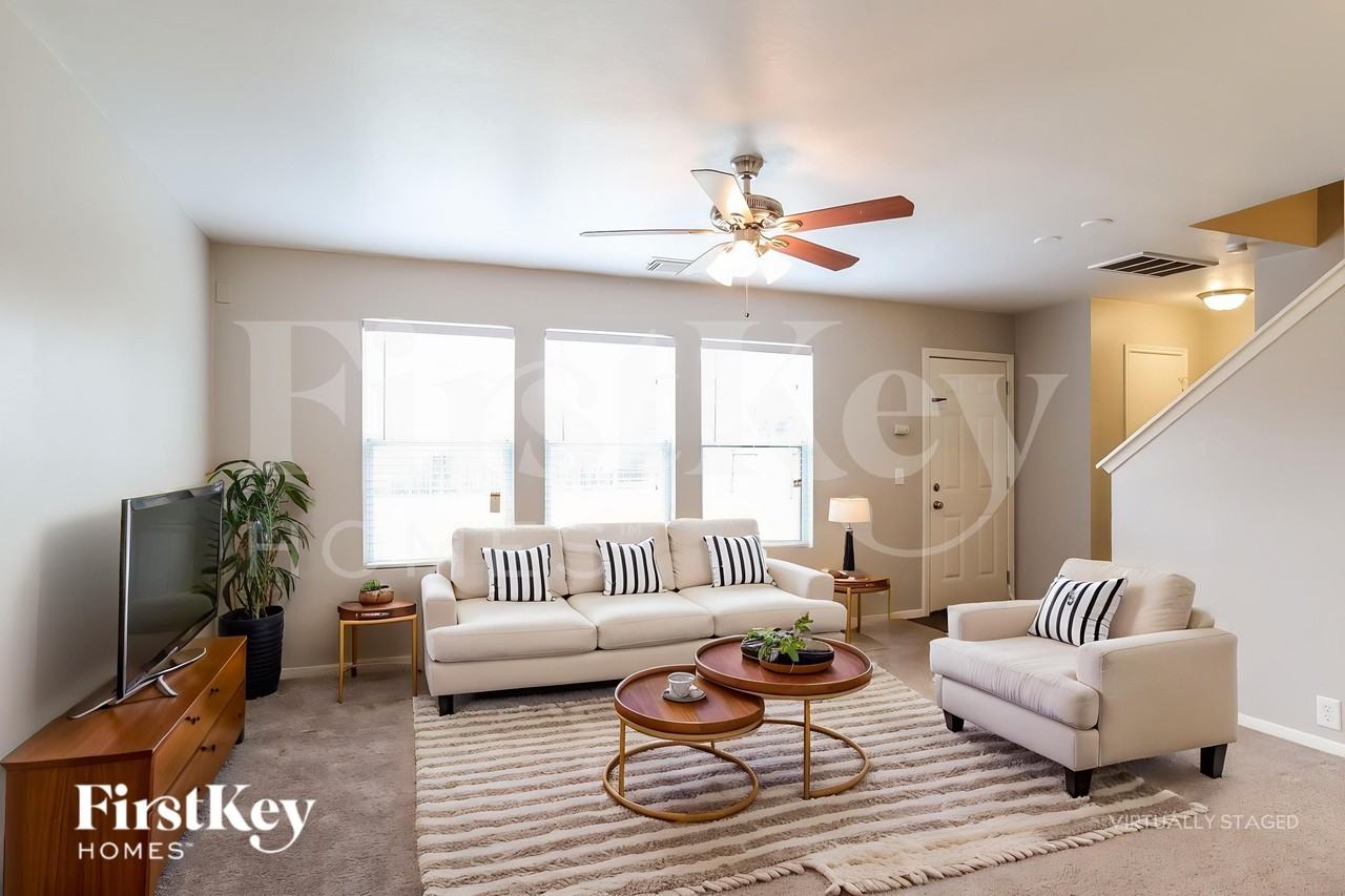 3122 Becker Glen St - Photo 4 of 19