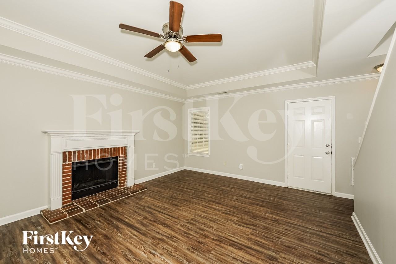 2843 Bridlewood Ter - Photo 4 of 16