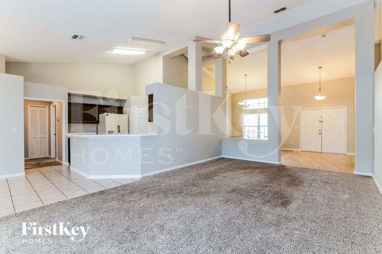 2841 Picadilly Cir - Photo 7 of 21