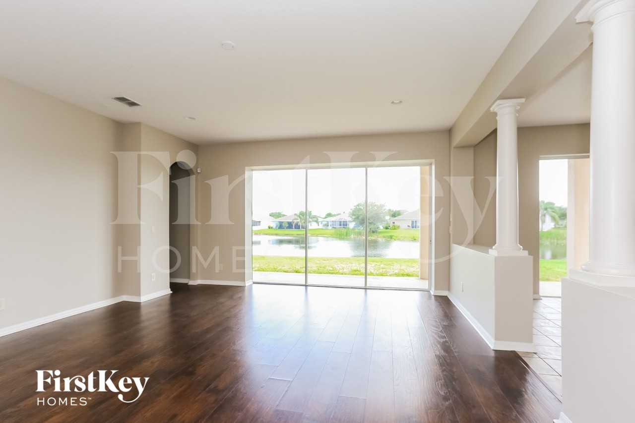2520 Yukon Cliff Dr - Photo 2 of 16