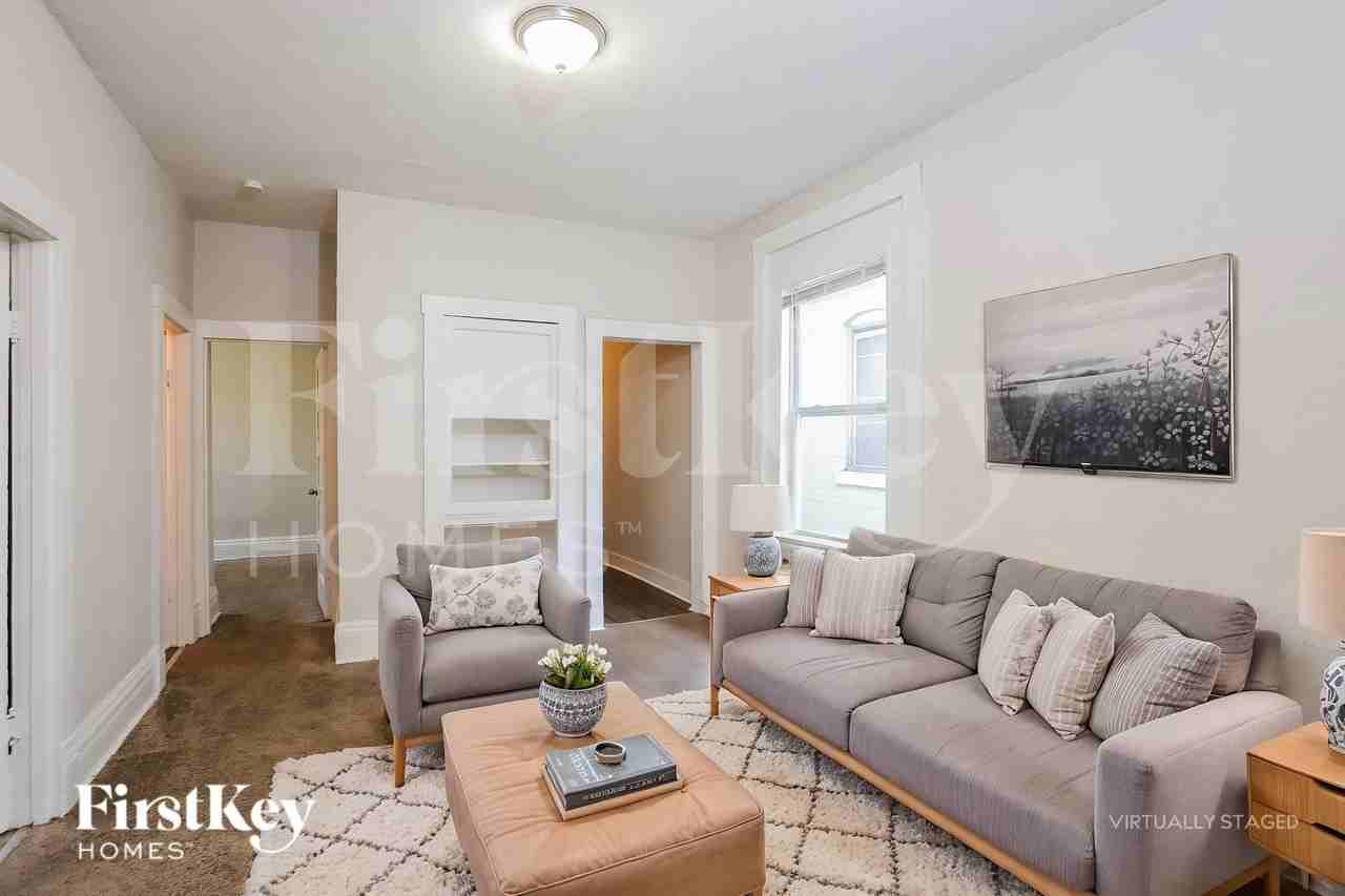 2447 Norton Ave - Photo 4 of 18