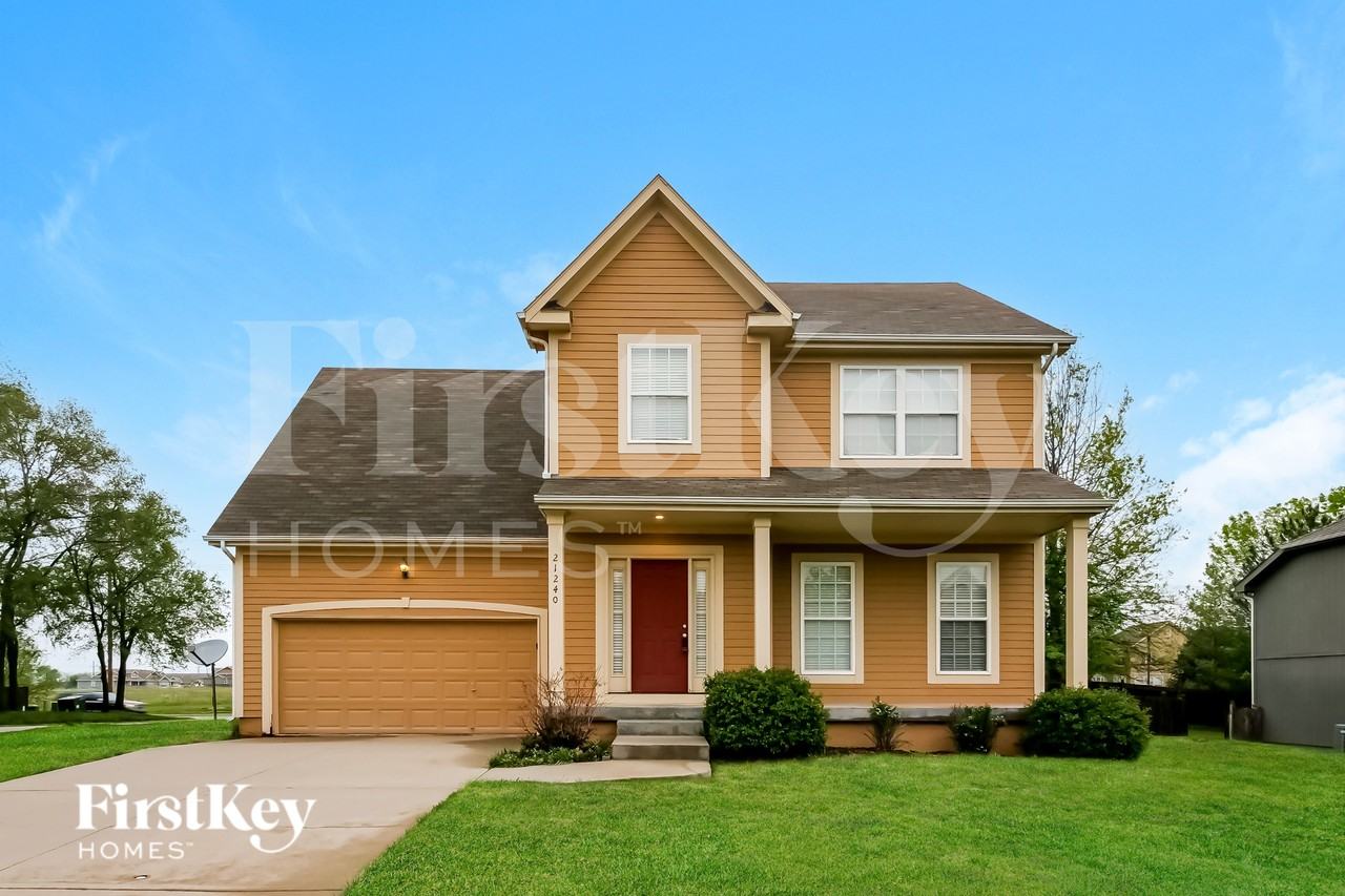 21240 W 119th Ter