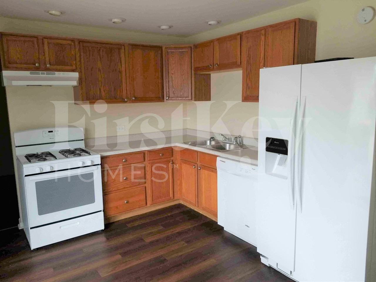 18642 W Karen Ln - Photo 4 of 14