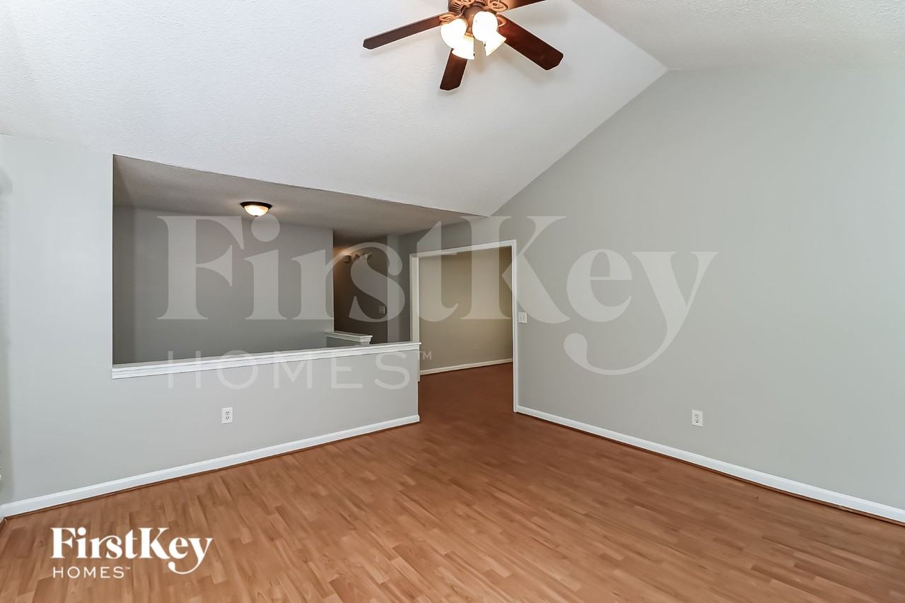 1688 Independence Dr - Photo 5 of 16