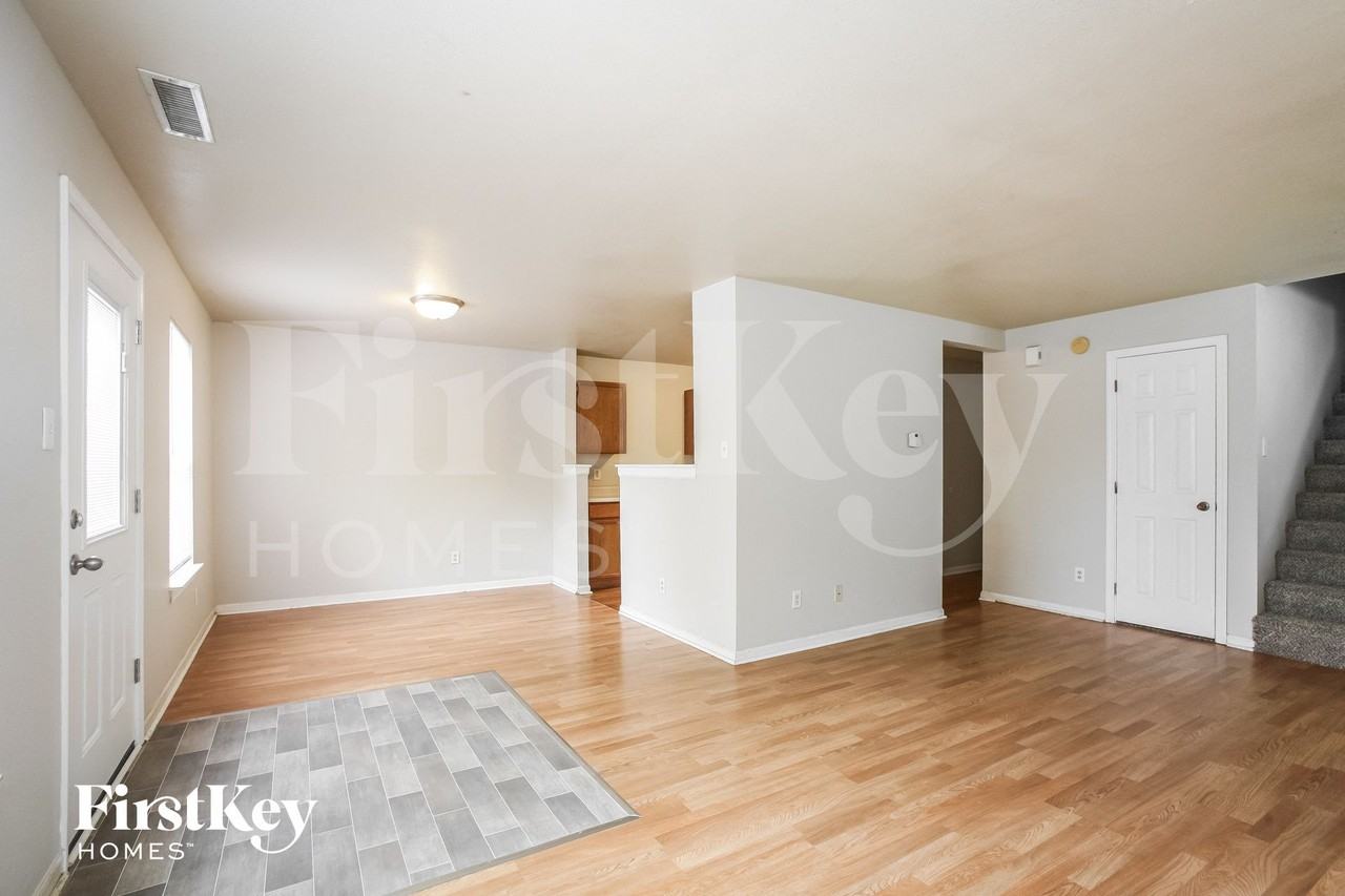 16773 Lowell Dr - Photo 4 of 14