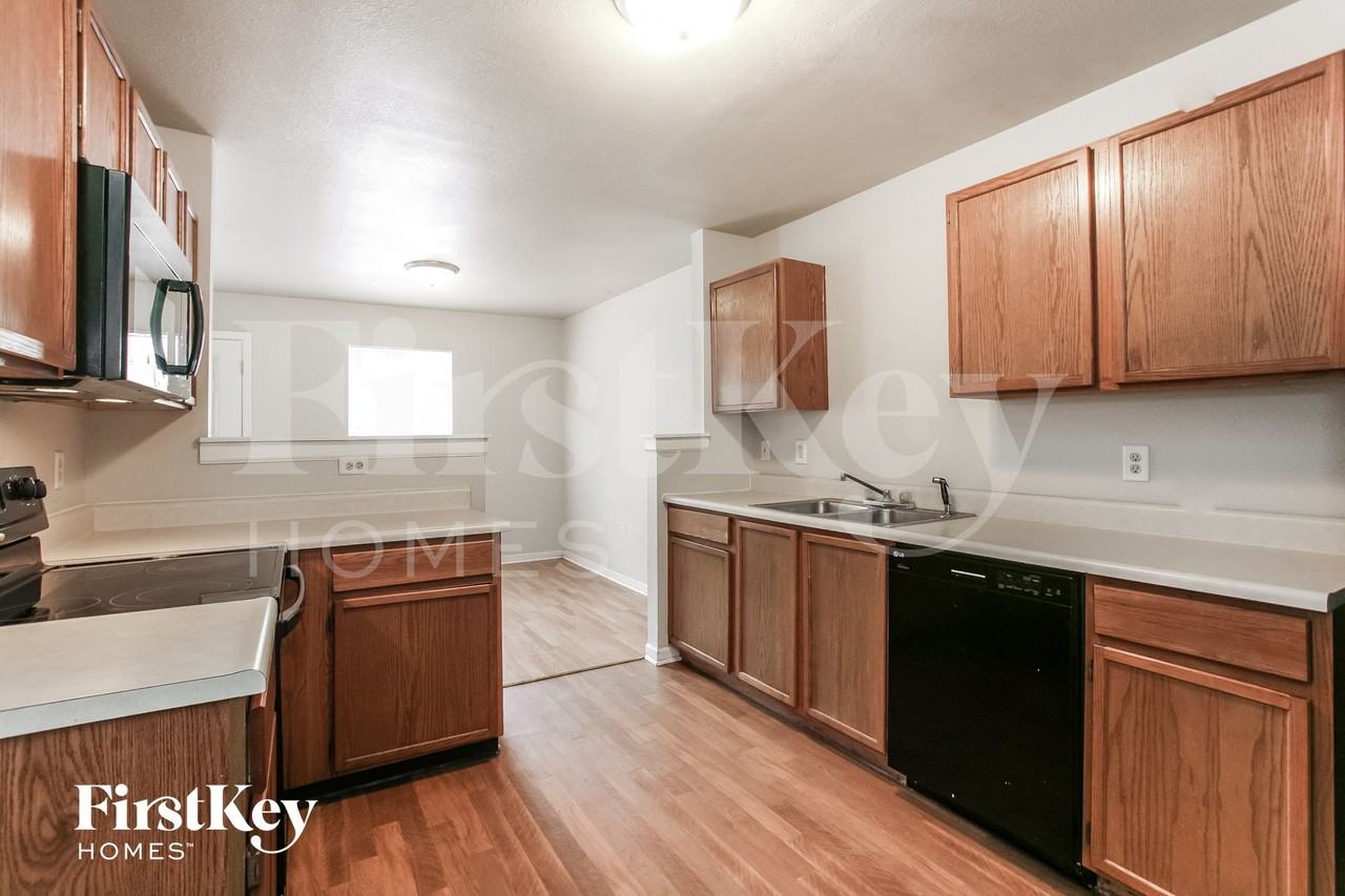 16773 Lowell Dr - Photo 6 of 14